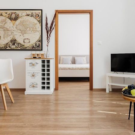 Diamond Residence In Old Town With Free Parking براتسيلافا المظهر الخارجي الصورة