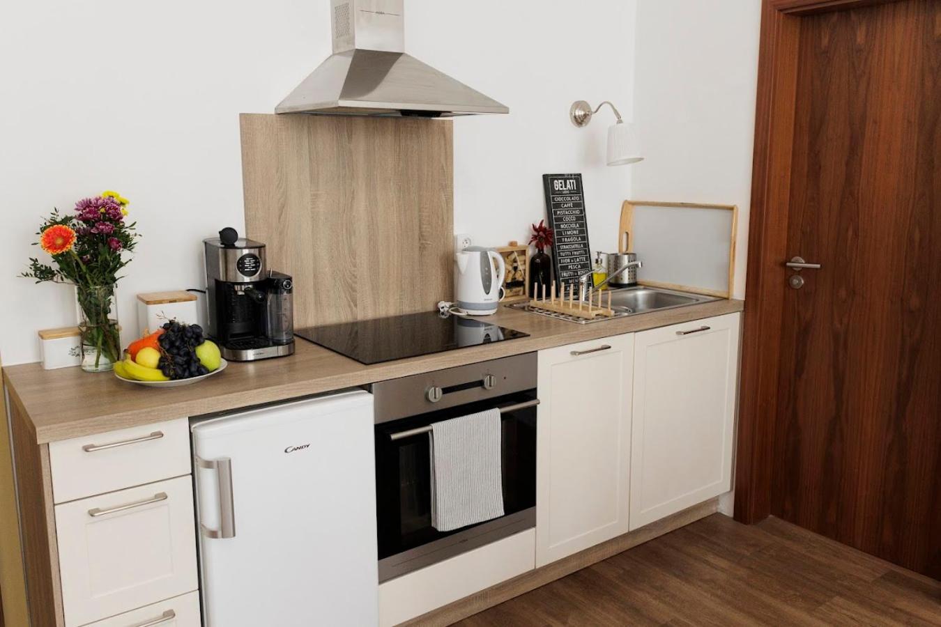Diamond Residence In Old Town With Free Parking براتسيلافا المظهر الخارجي الصورة