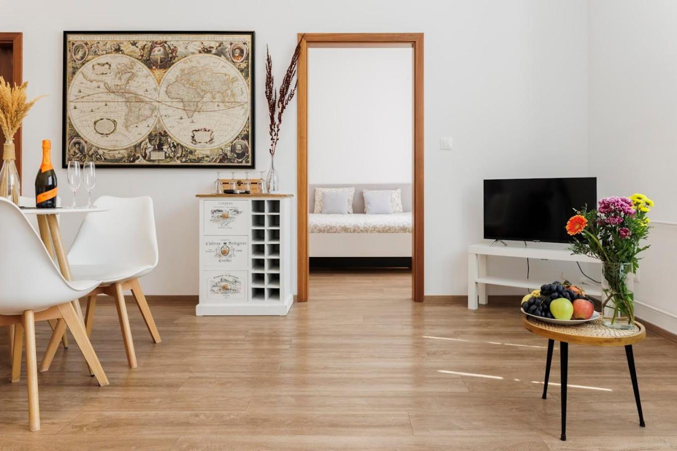 Diamond Residence In Old Town With Free Parking براتسيلافا المظهر الخارجي الصورة