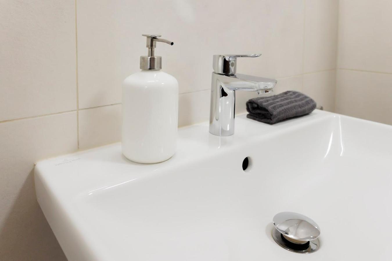 Diamond Residence In Old Town With Free Parking براتسيلافا المظهر الخارجي الصورة