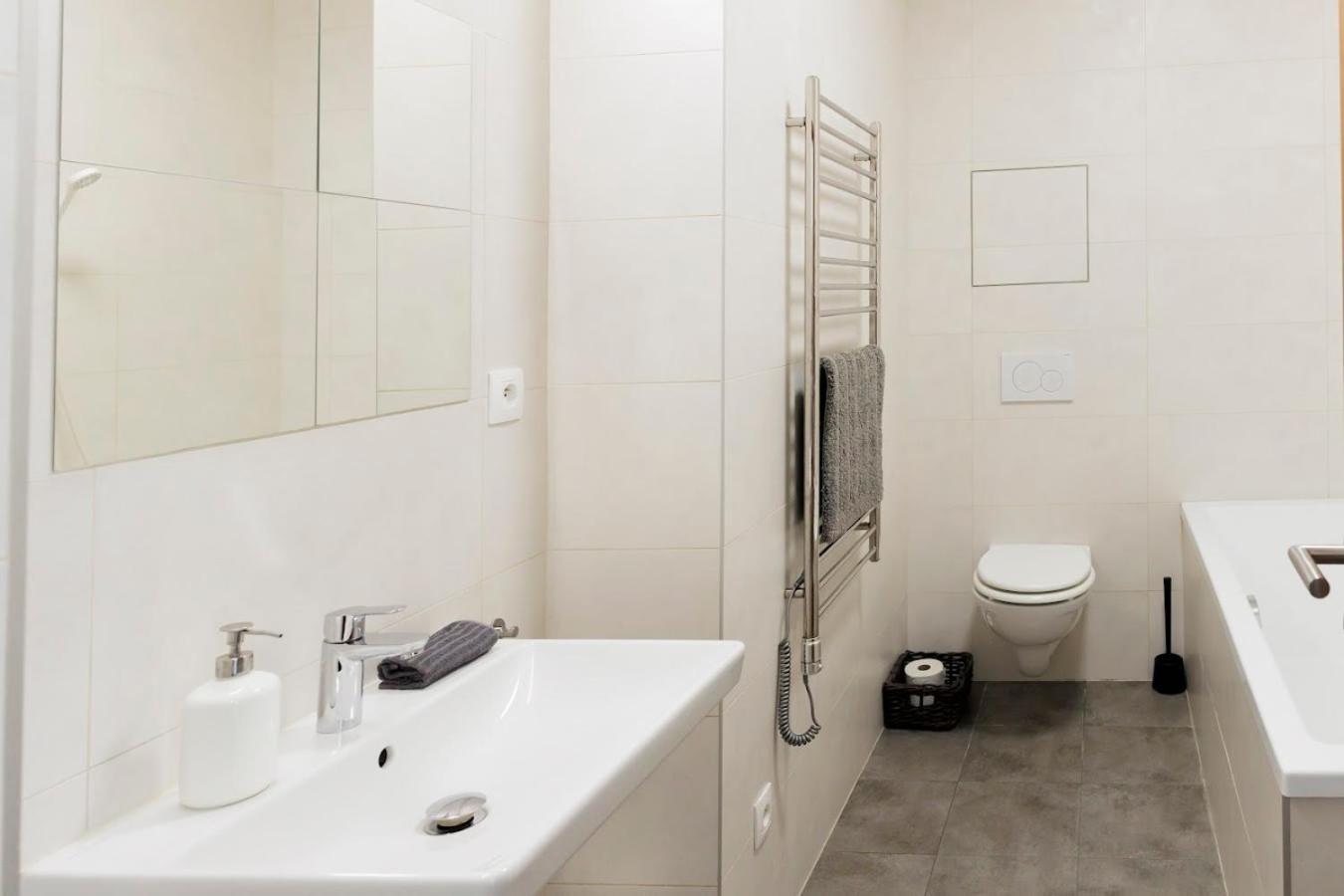 Diamond Residence In Old Town With Free Parking براتسيلافا المظهر الخارجي الصورة