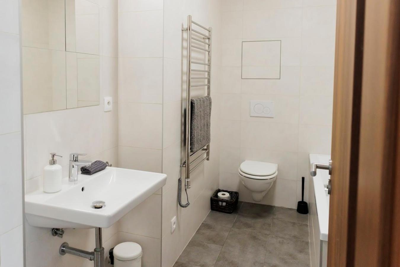 Diamond Residence In Old Town With Free Parking براتسيلافا المظهر الخارجي الصورة