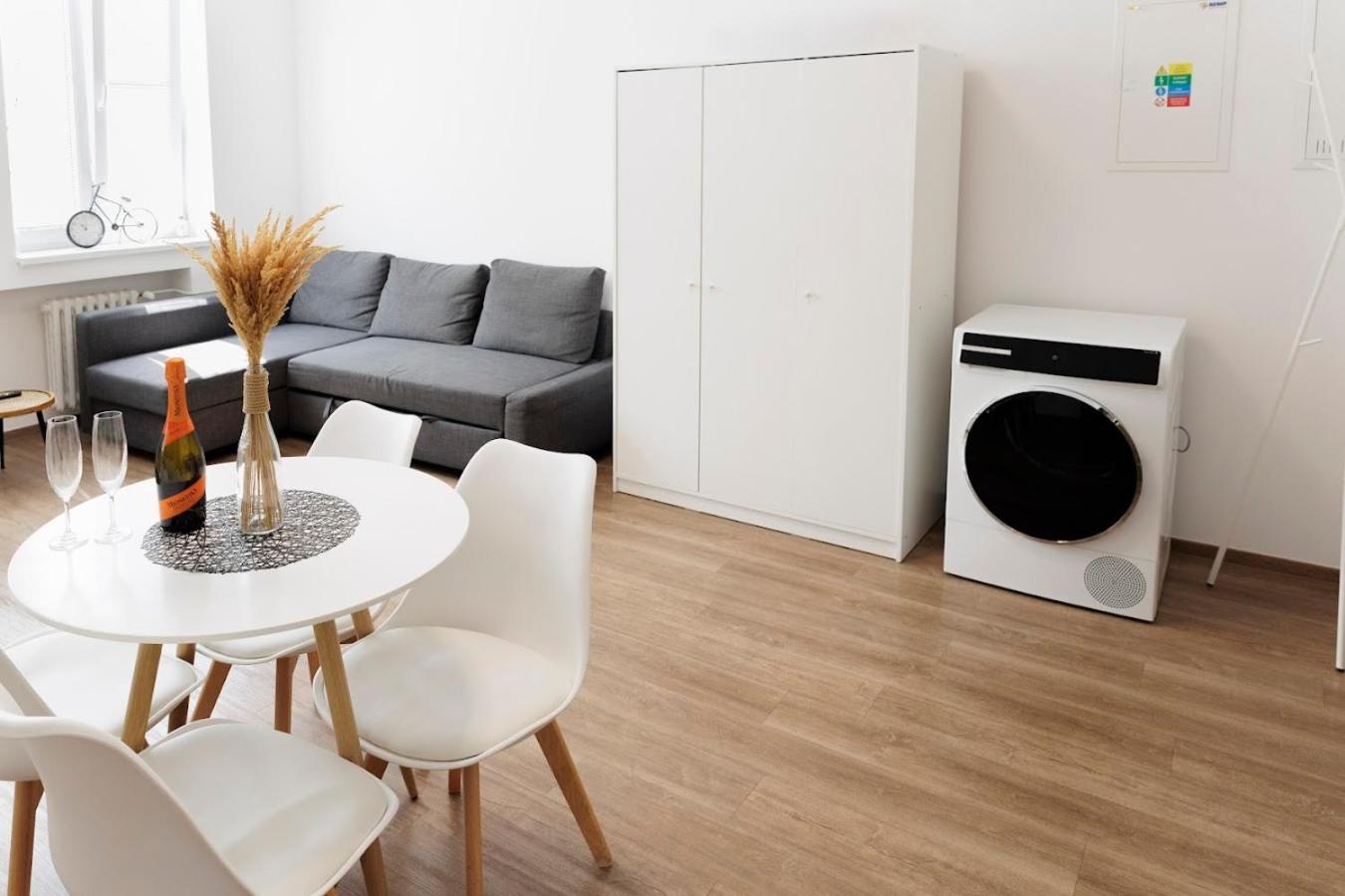 Diamond Residence In Old Town With Free Parking براتسيلافا المظهر الخارجي الصورة